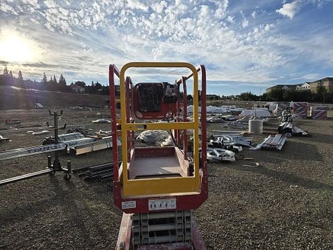 2019 MEC MICRO 19 Scissor Lift 18-19' Electric 60" Length