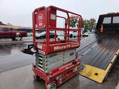 2019 MEC MICRO 19 Scissor Lift 18-19' Electric 60" Length