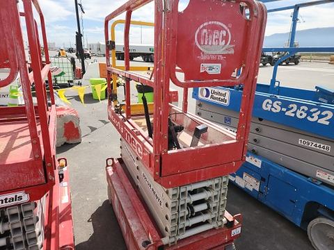 2019 MEC MICRO 19 Scissor Lift 18-19' Electric 60" Length