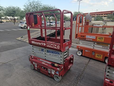 2019 MEC MICRO 19 Scissor Lift 18-19' Electric 60" Length