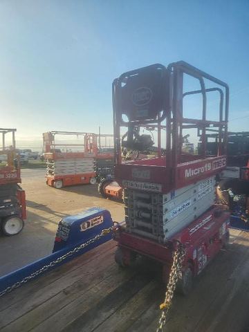 2019 MEC MICRO 19 Scissor Lift 18-19' Electric 60" Length