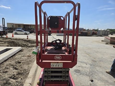2019 MEC MICRO 19 Scissor Lift 18-19' Electric 60" Length