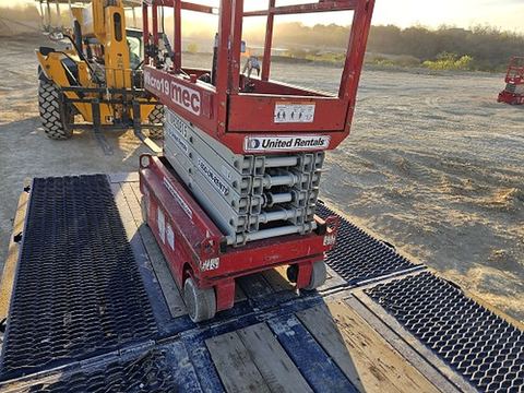 2019 MEC MICRO 19 Scissor Lift 18-19' Electric 60" Length