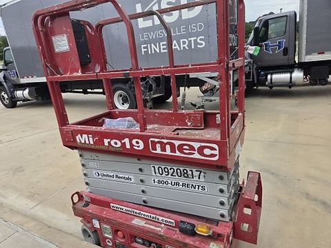 2019 MEC MICRO 19 Scissor Lift 18-19' Electric 60" Length