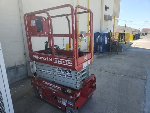 2019 MEC MICRO 19 Scissor Lift 18-19' Electric 60" Length