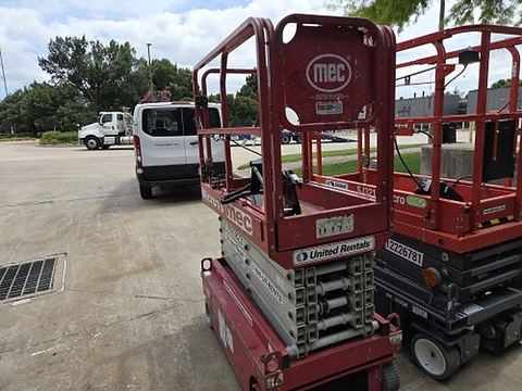 2019 MEC MICRO 19 Scissor Lift 18-19' Electric 60" Length