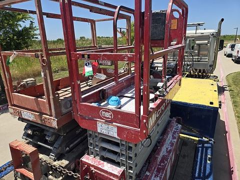 2019 MEC MICRO 19 Scissor Lift 18-19' Electric 60" Length