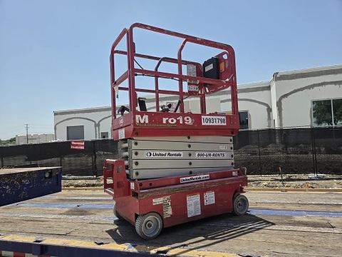 2019 MEC MICRO 19 Scissor Lift 18-19' Electric 60" Length