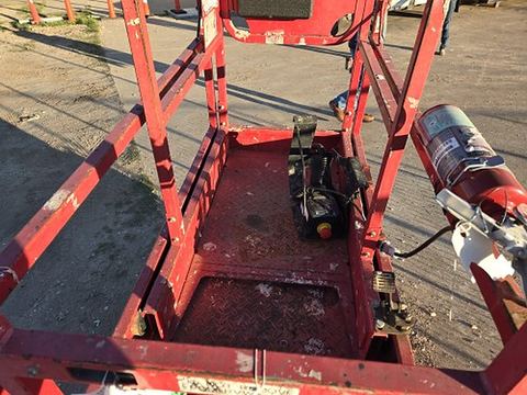 2019 MEC MICRO 19 Scissor Lift 18-19' Electric 60" Length