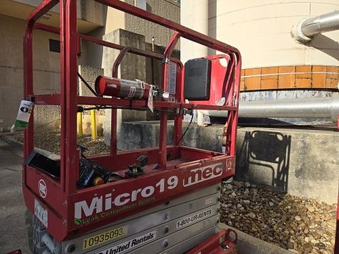 2019 MEC MICRO 19 Scissor Lift 18-19' Electric 60" Length
