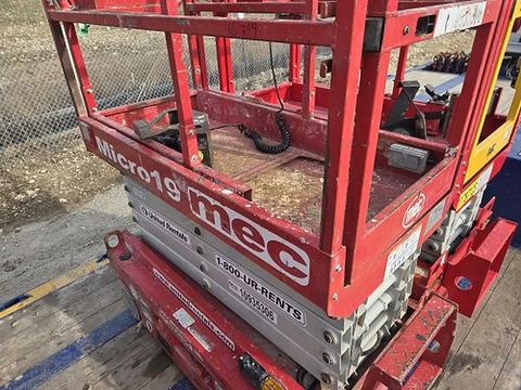 2019 MEC MICRO 19 Scissor Lift 18-19' Electric 60" Length
