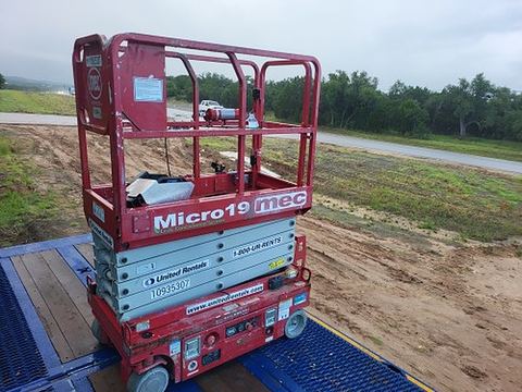 2019 MEC MICRO 19 Scissor Lift 18-19' Electric 60" Length