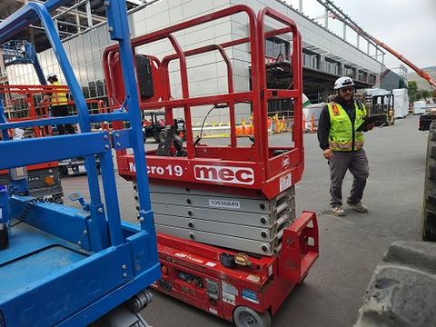 2019 MEC MICRO 19 Scissor Lift 18-19' Electric 60" Length