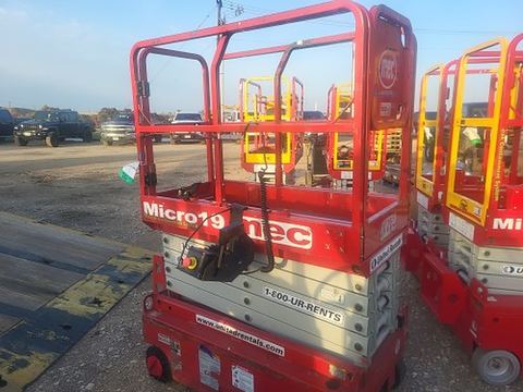 2019 MEC MICRO 19 Scissor Lift 18-19' Electric 60" Length