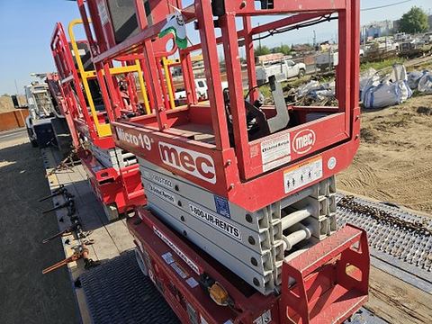 2019 MEC MICRO 19 Scissor Lift 18-19' Electric 60" Length