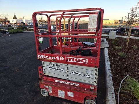 2019 MEC MICRO 19 Scissor Lift 18-19' Electric 60" Length