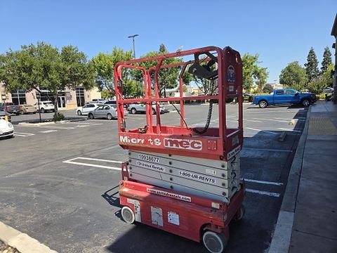2019 MEC MICRO 19 Scissor Lift 18-19' Electric 60" Length