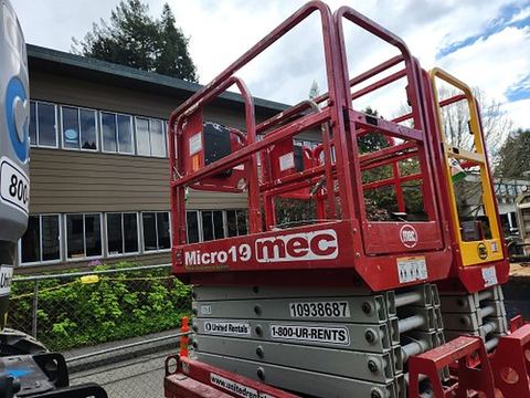 2019 MEC MICRO 19 Scissor Lift 18-19' Electric 60" Length