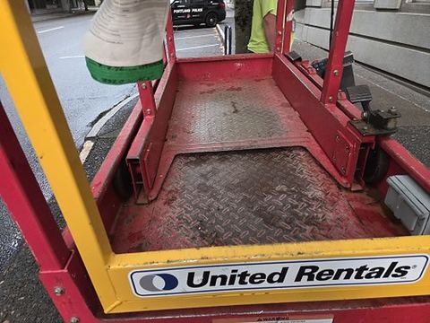 2019 MEC MICRO 19 Scissor Lift 18-19' Electric 60" Length