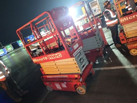 2019 MEC MICRO 19 Scissor Lift 18-19' Electric 60" Length