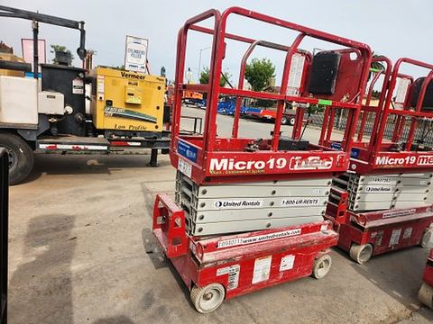 2019 MEC MICRO 19 Scissor Lift 18-19' Electric 60" Length