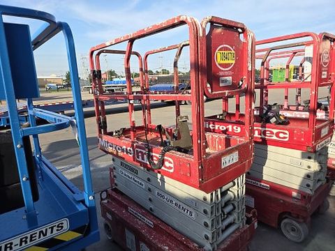 2019 MEC MICRO 19 Scissor Lift 18-19' Electric 60" Length