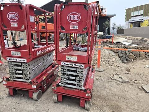 2019 MEC MICRO 19 Scissor Lift 18-19' Electric 60" Length
