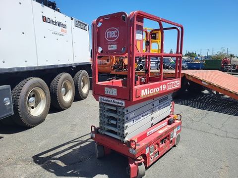 2019 MEC MICRO 19 Scissor Lift 18-19' Electric 60" Length