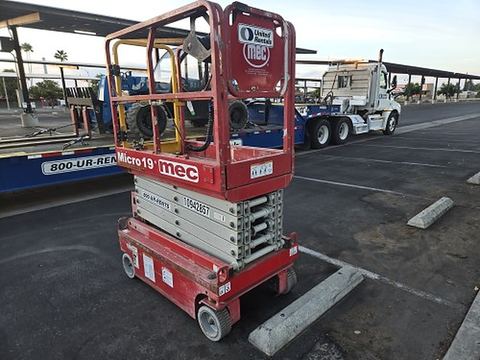 2019 MEC MICRO 19 Scissor Lift 18-19' Electric 60" Length