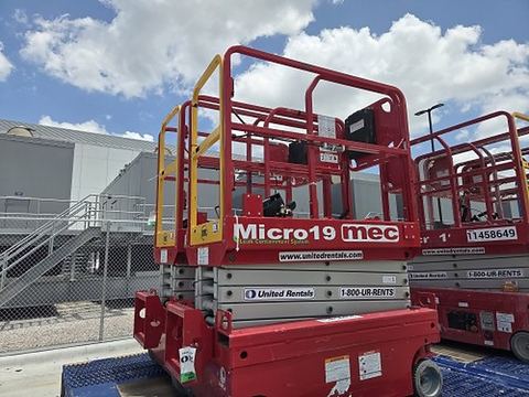 2019 MEC MICRO 19 Scissor Lift 18-19' Electric 60" Length