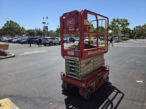 2019 MEC MICRO 19 Scissor Lift 18-19' Electric 60" Length