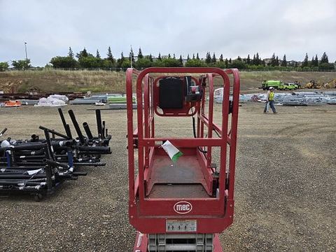 2019 MEC MICRO 19 Scissor Lift 18-19' Electric 60" Length