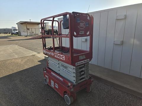 2019 MEC MICRO 19 Scissor Lift 18-19' Electric 60" Length