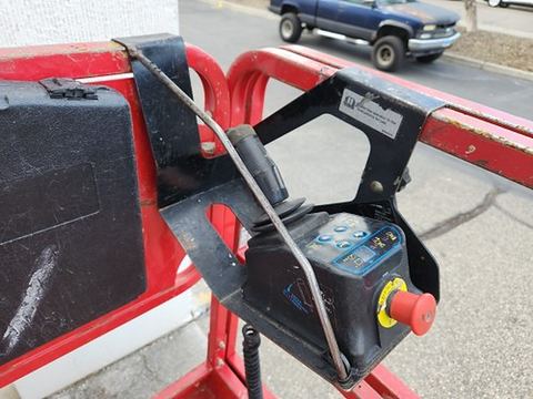 2019 MEC MICRO 19 Scissor Lift 18-19' Electric 60" Length