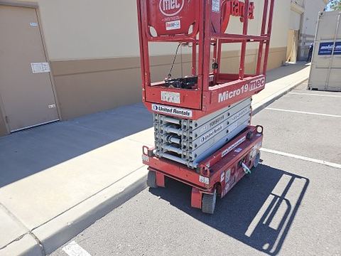 2019 MEC MICRO 19 Scissor Lift 18-19' Electric 60" Length
