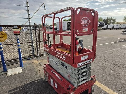 2019 MEC MICRO 19 Scissor Lift 18-19' Electric 60" Length