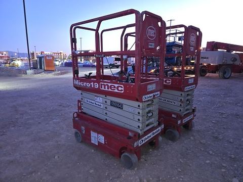 2019 MEC MICRO 19 Scissor Lift 18-19' Electric 60" Length