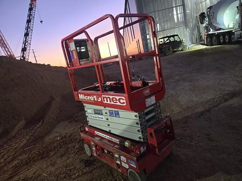 2019 MEC MICRO 19 Scissor Lift 18-19' Electric 60" Length