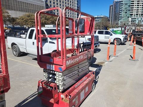 2019 MEC MICRO 19 Scissor Lift 18-19' Electric 60" Length