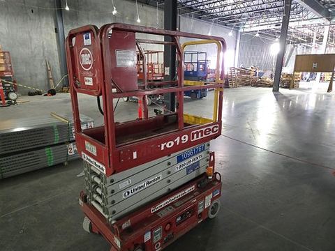 2019 MEC MICRO 19 Scissor Lift 18-19' Electric 60" Length
