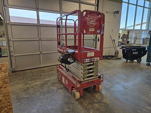 2019 MEC MICRO 19 Scissor Lift 18-19' Electric 60" Length