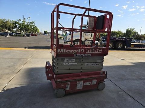 2019 MEC MICRO 19 Scissor Lift 18-19' Electric 60" Length