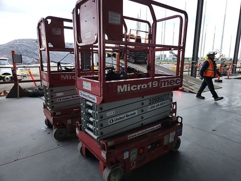 2019 MEC MICRO 19 Scissor Lift 18-19' Electric 60" Length