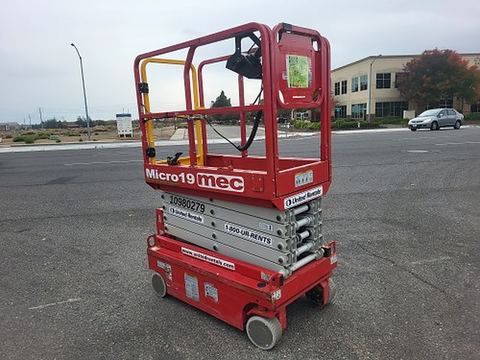 2019 MEC MICRO 19 Scissor Lift 18-19' Electric 60" Length