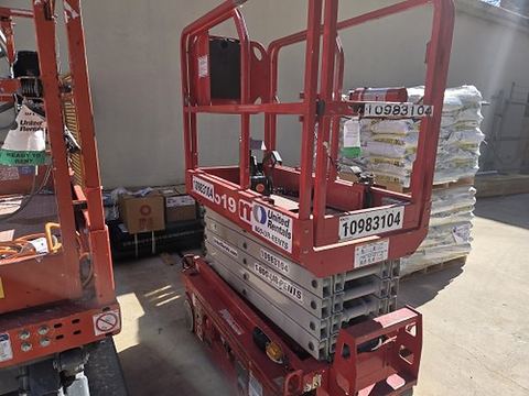 2019 MEC MICRO 19 Scissor Lift 18-19' Electric 60" Length
