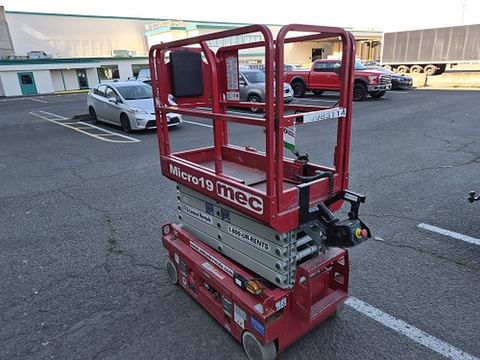 2019 MEC MICRO 19 Scissor Lift 18-19' Electric 60" Length