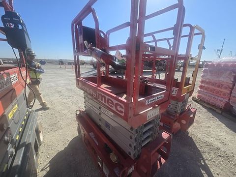 2019 MEC MICRO 19 Scissor Lift 18-19' Electric 60" Length