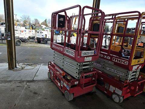 2019 MEC MICRO 19 Scissor Lift 18-19' Electric 60" Length