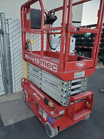 2019 MEC MICRO 19 Scissor Lift 18-19' Electric 60" Length