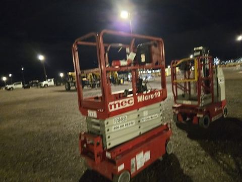 2019 MEC MICRO 19 Scissor Lift 18-19' Electric 60" Length